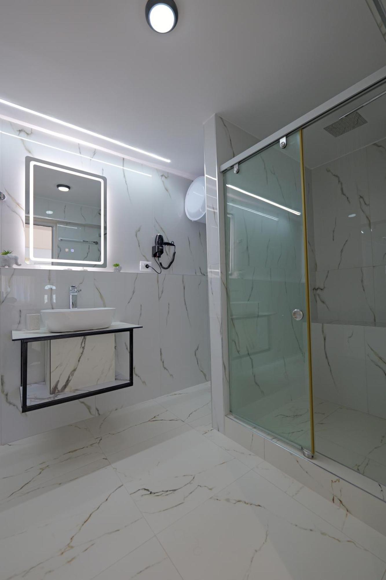 Livia'S Guesthouse Ksamil Ngoại thất bức ảnh
