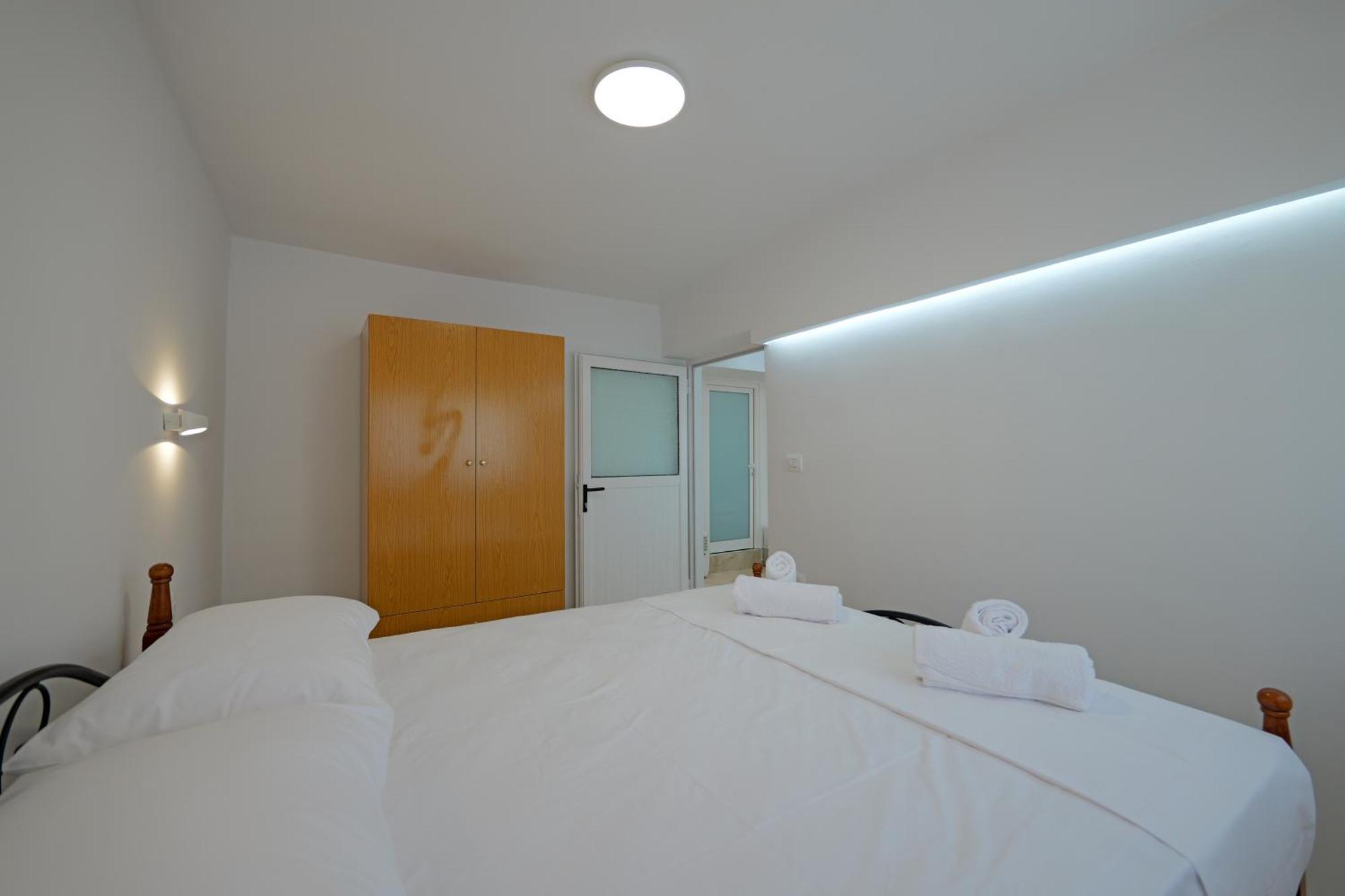 Livia'S Guesthouse Ksamil Ngoại thất bức ảnh