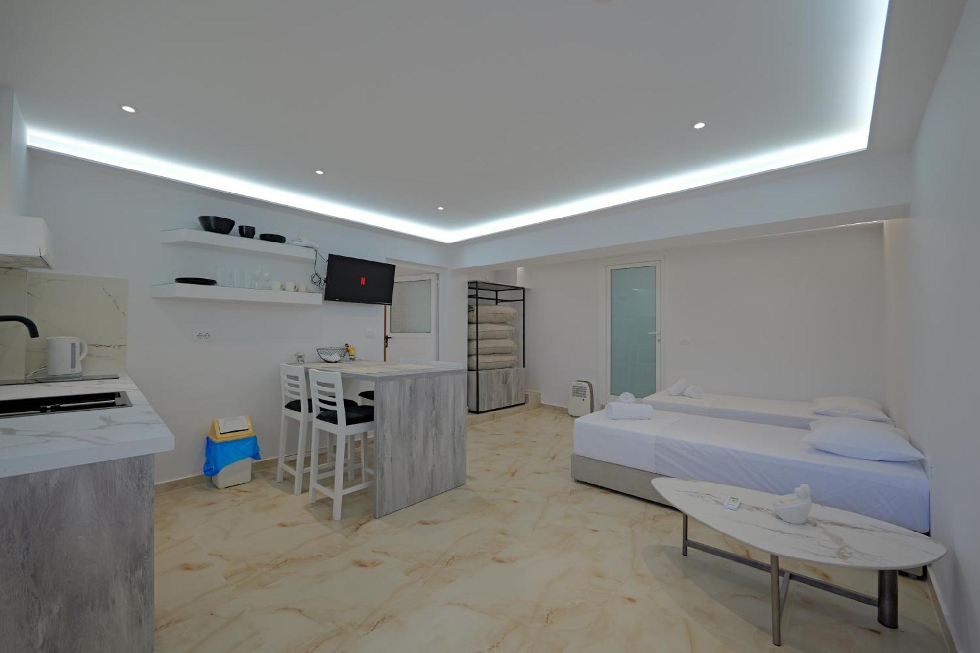 Livia'S Guesthouse Ksamil Ngoại thất bức ảnh
