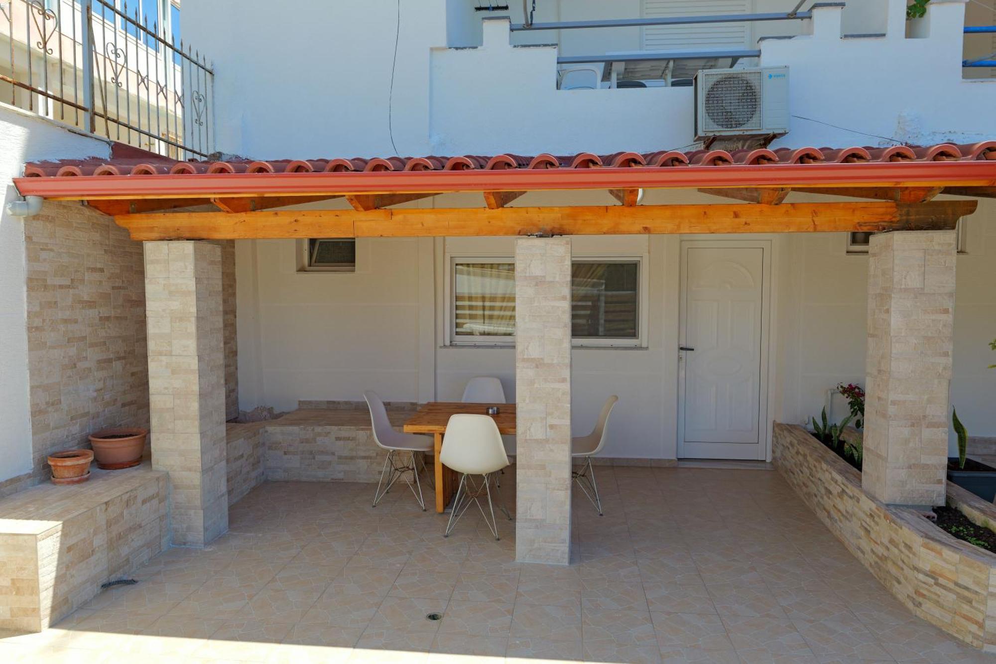 Livia'S Guesthouse Ksamil Ngoại thất bức ảnh