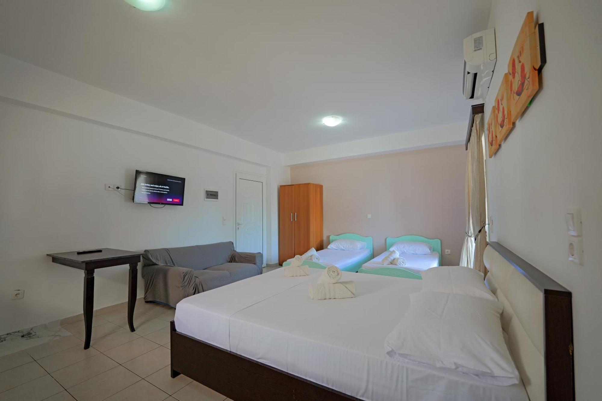 Livia'S Guesthouse Ksamil Ngoại thất bức ảnh