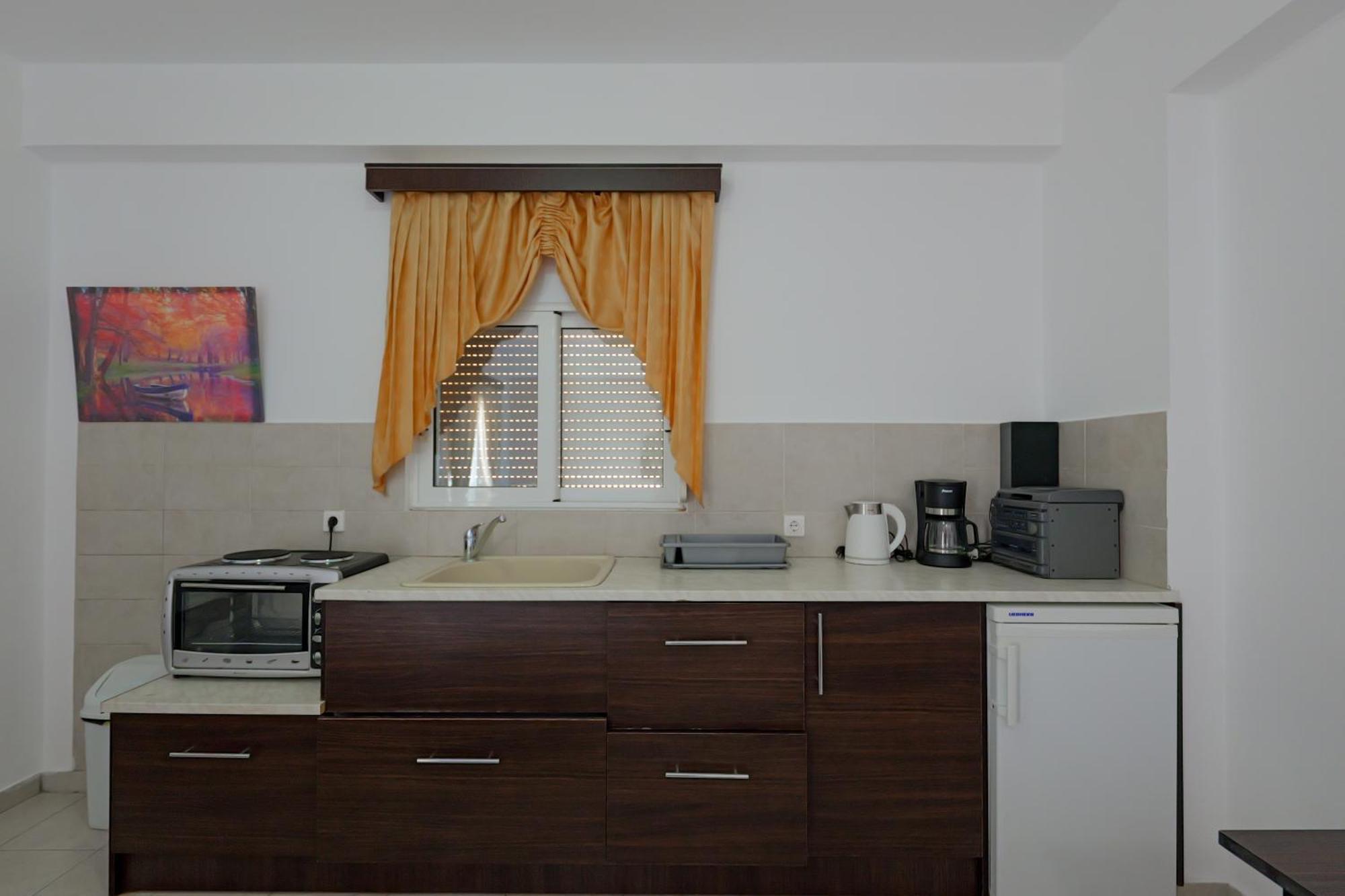 Livia'S Guesthouse Ksamil Ngoại thất bức ảnh