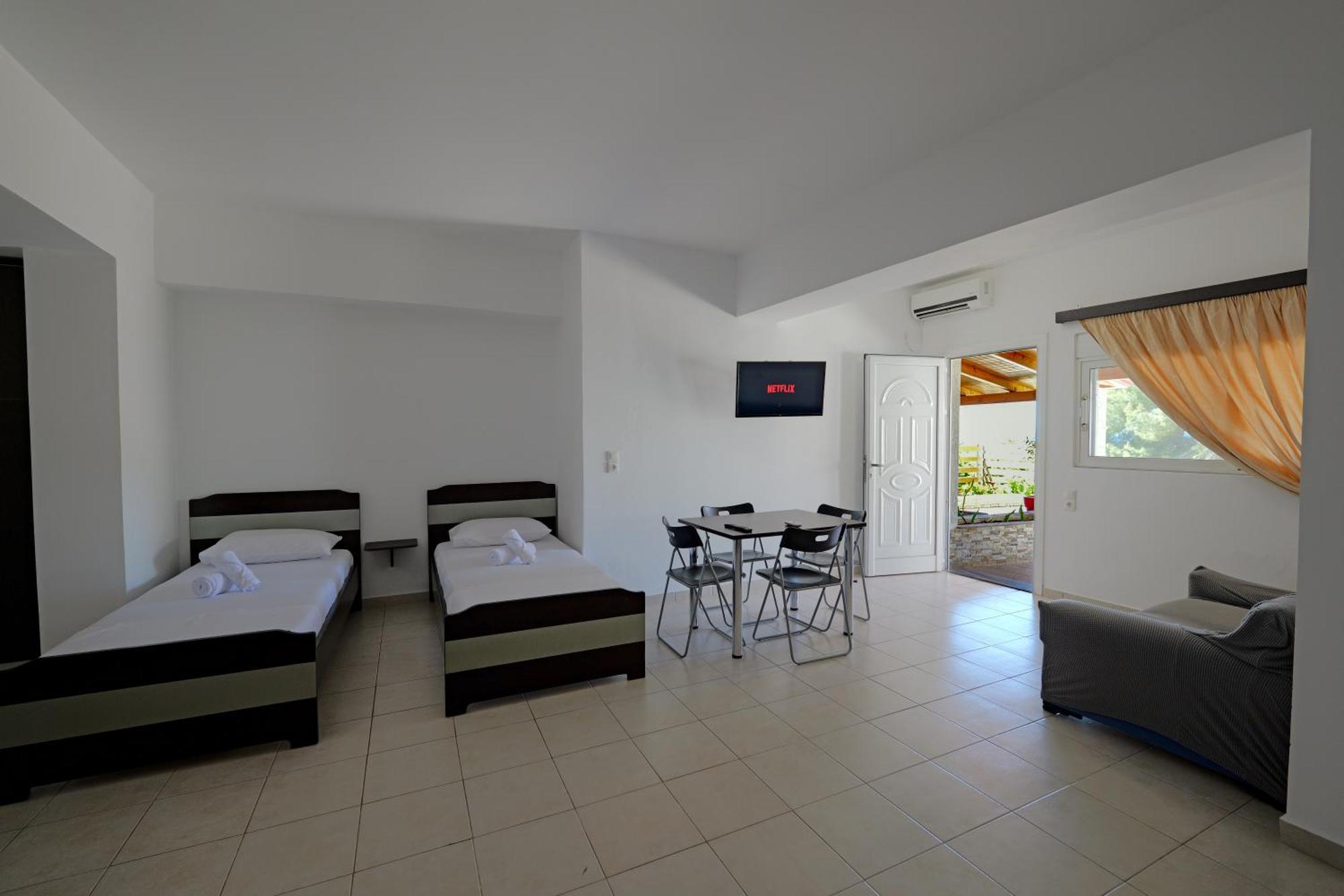Livia'S Guesthouse Ksamil Ngoại thất bức ảnh