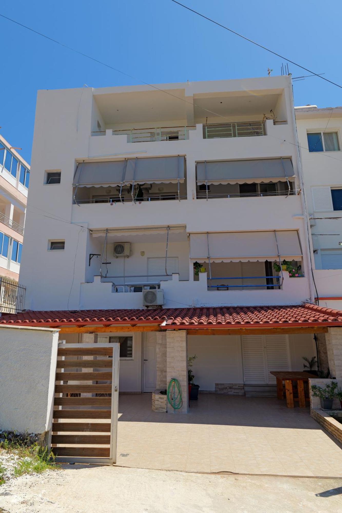 Livia'S Guesthouse Ksamil Ngoại thất bức ảnh