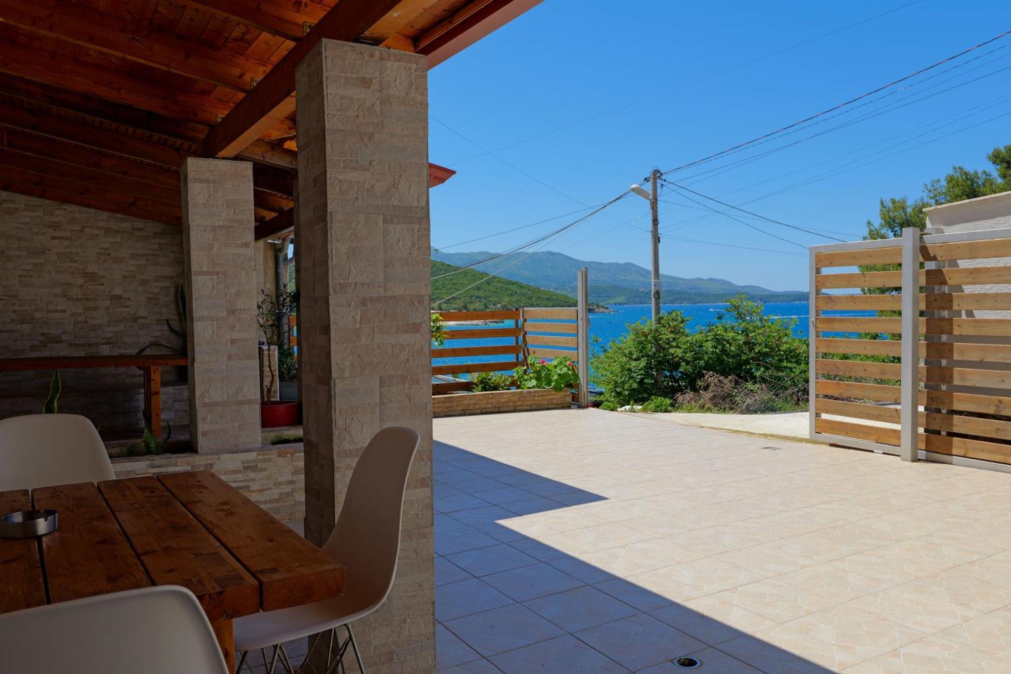 Livia'S Guesthouse Ksamil Ngoại thất bức ảnh