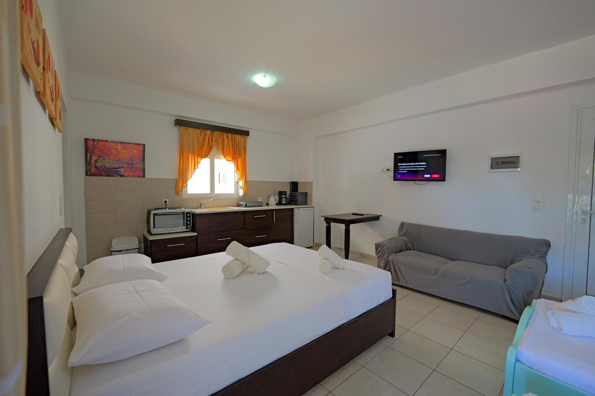 Livia'S Guesthouse Ksamil Ngoại thất bức ảnh