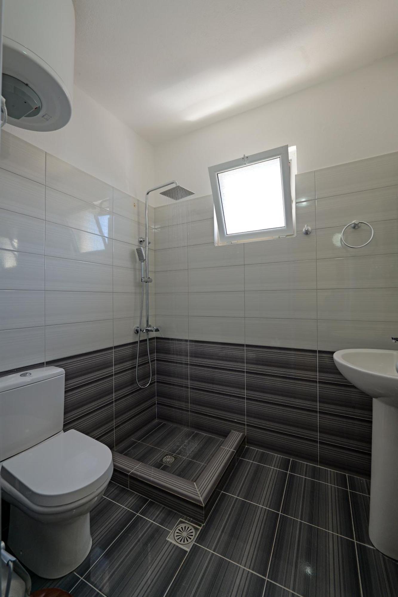 Livia'S Guesthouse Ksamil Ngoại thất bức ảnh